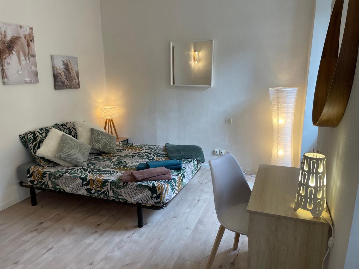 Apartamento T2 Plein Centre Au 1Er Etage Avec Parking Prive Millau Exterior foto